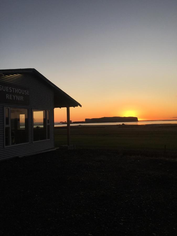 Guesthouse Reynir Vík Exterior foto